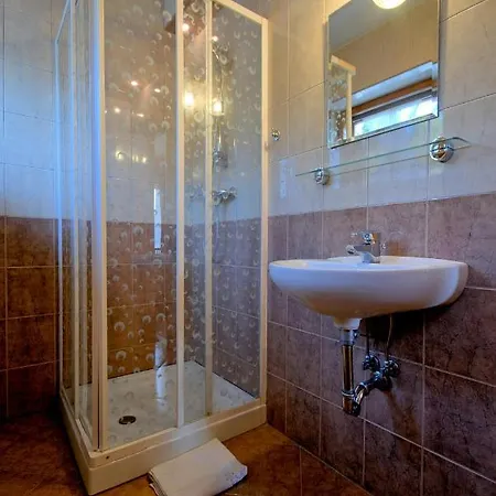 Sloneczna - I - 10 Minut Do Term Na Piechote Homestay